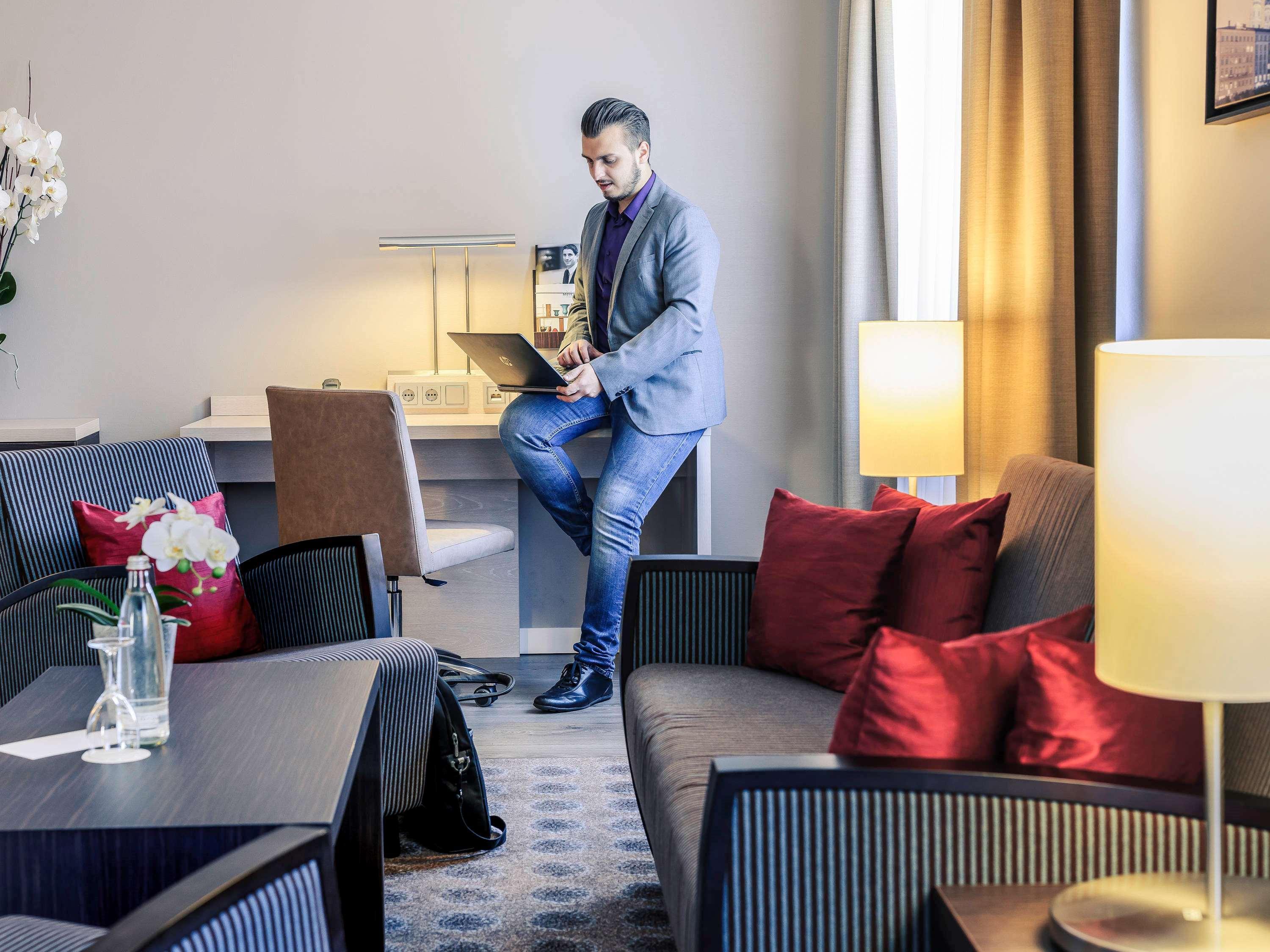 Mercure Hotel Muenchen Sued Messe Екстериор снимка