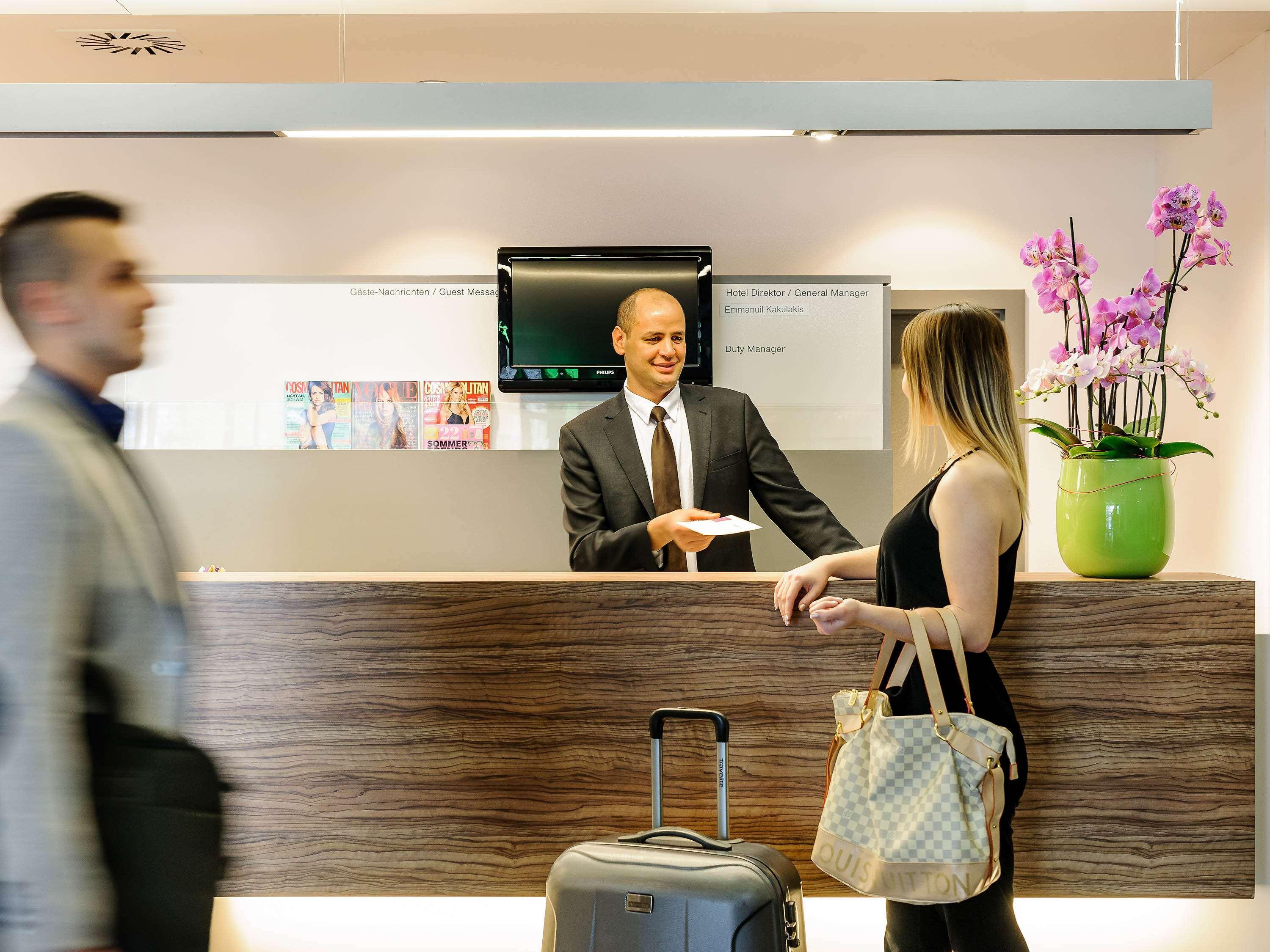 Mercure Hotel Muenchen Sued Messe Екстериор снимка