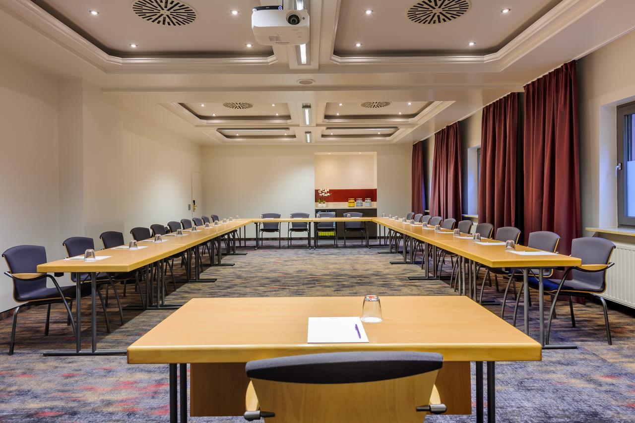 Mercure Hotel Muenchen Sued Messe Екстериор снимка