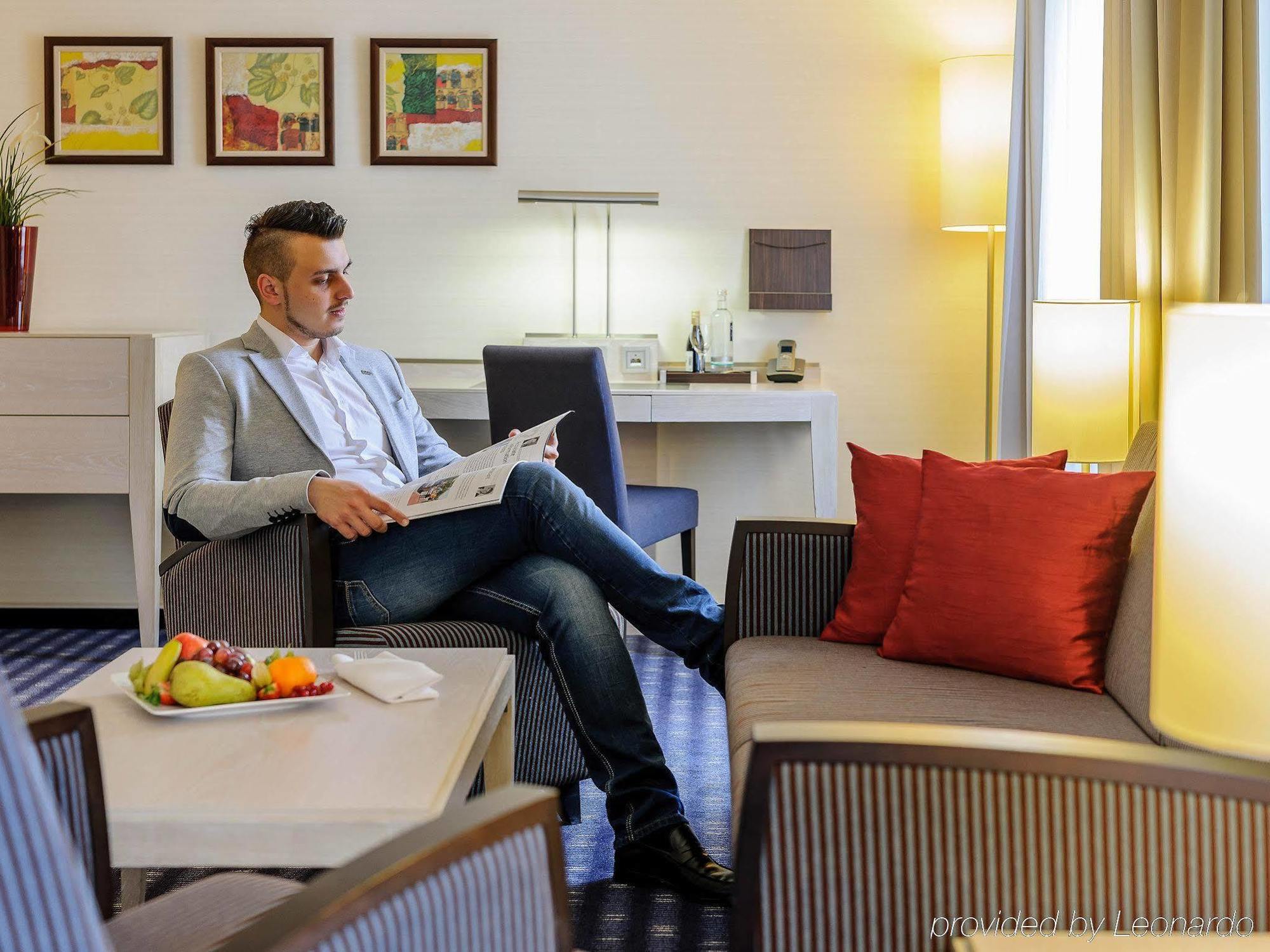Mercure Hotel Muenchen Sued Messe Екстериор снимка